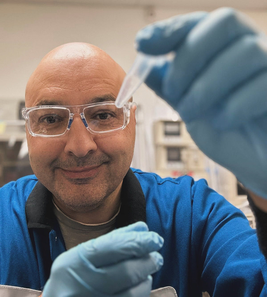 Infographic illustrating personalized microbiome care, integrating diet, circadian rhythm, stress, oral–gut balance, and gut barrier support for long-term health.